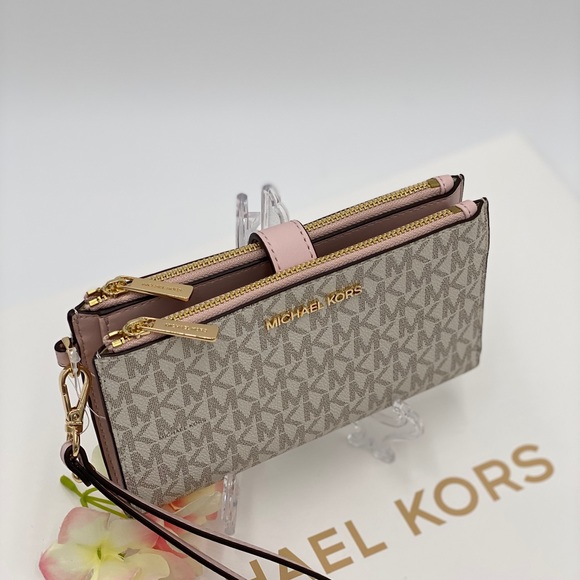 MICHAEL KORS DOUBLE ZIP WRISTLET POWDER BLUSH - Picture 8 of 16